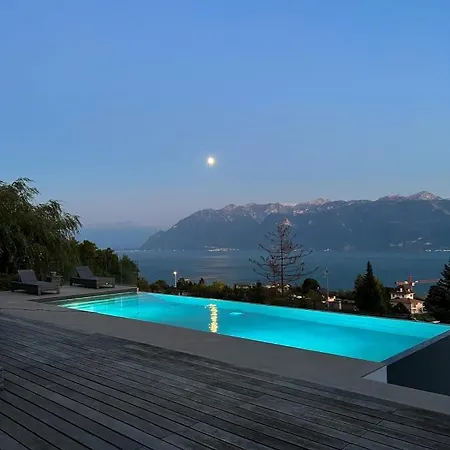 빌라 Luxury Villa With Lake View *